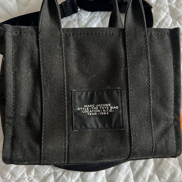 Gently used Marc Jacobs The Tote Bag - Picture 3 of 3
